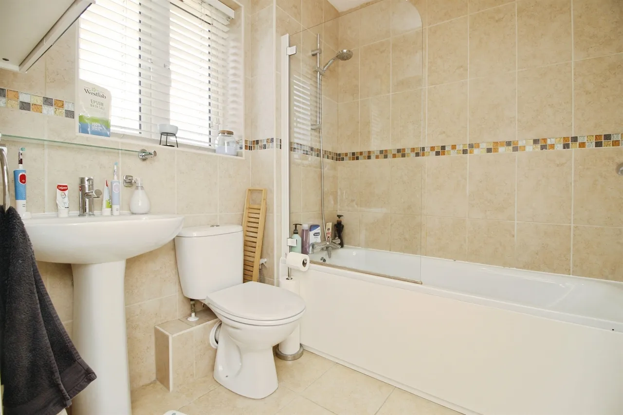 Bargroves Avenue, St. Neots, PE19, photo 11