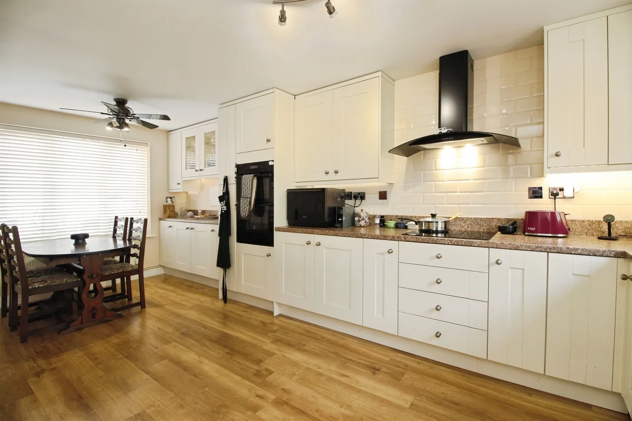 Bargroves Avenue, St. Neots, PE19, photo 7