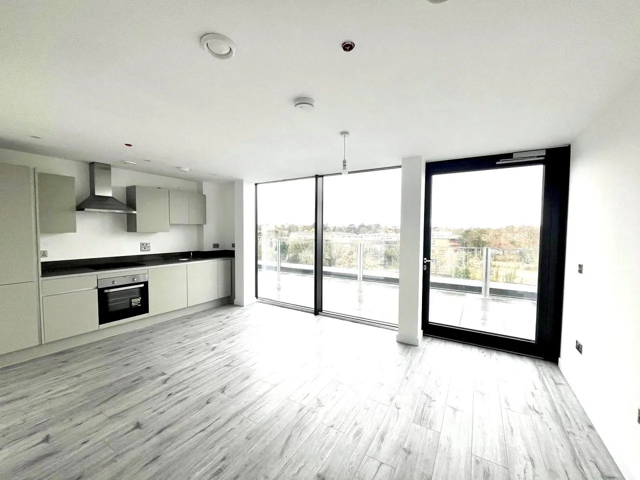 Buckingham Road, Bletchley, Milton Keynes, Buckinghamshire, MK3, photo 2