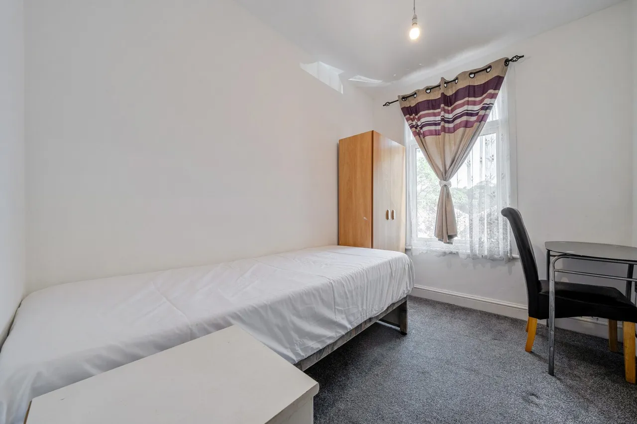 Wickham Lane, SE2, photo 7