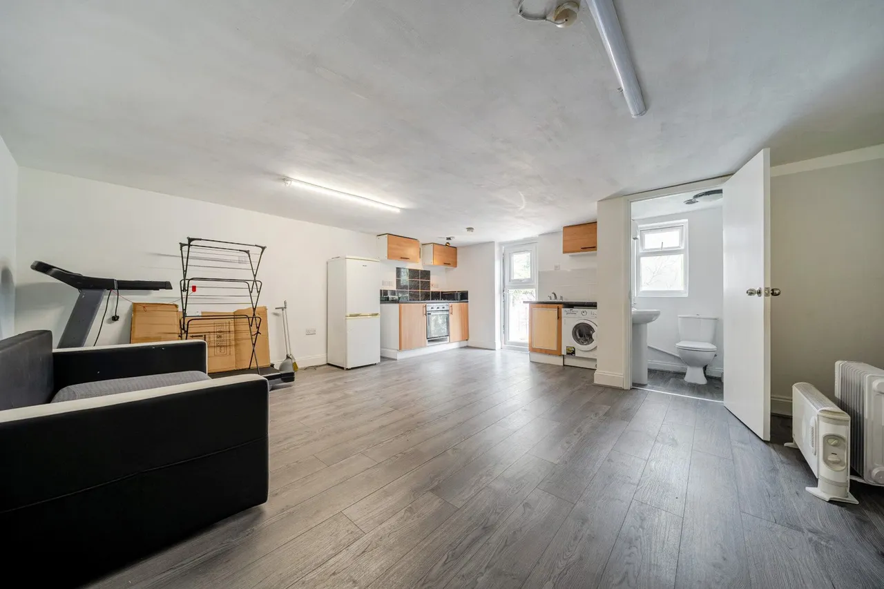 Wickham Lane, SE2, photo 16