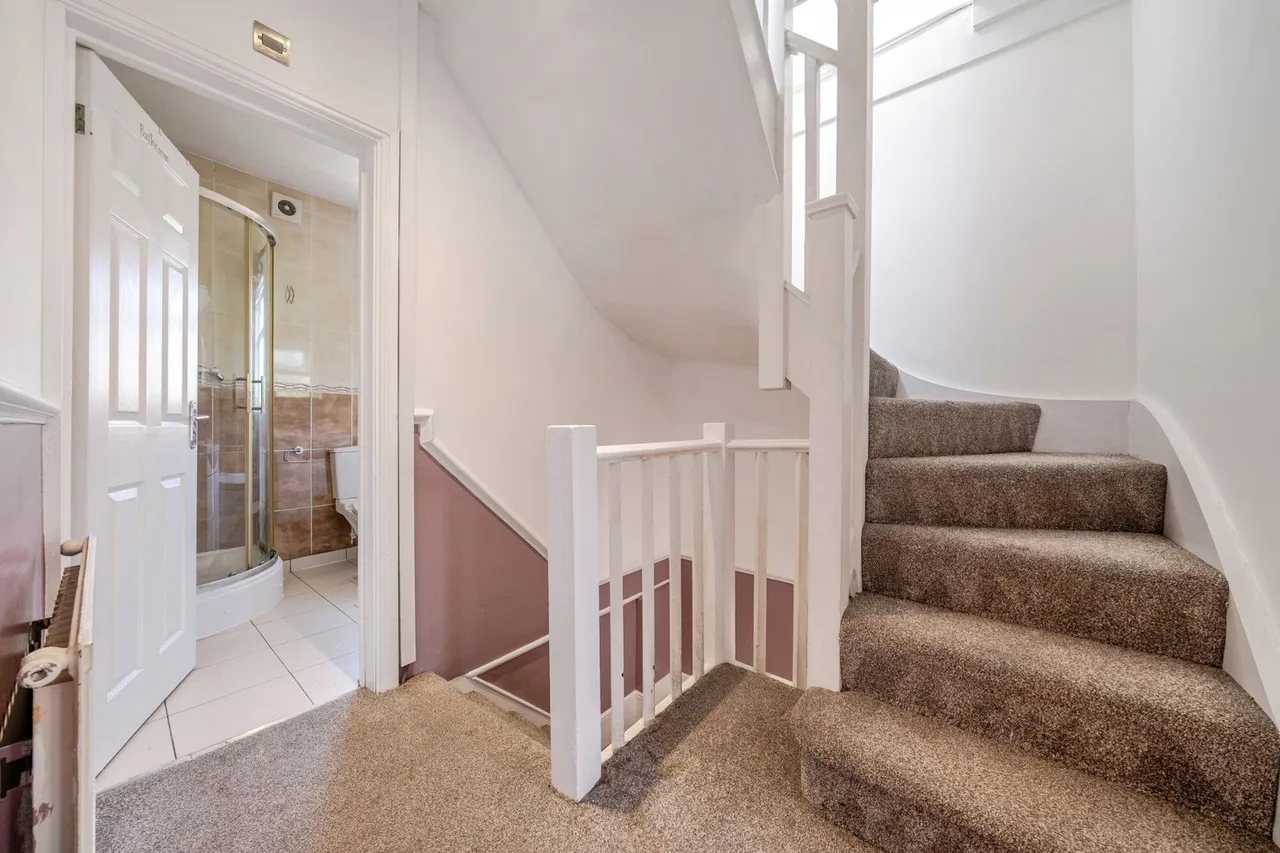 Wickham Lane, SE2, photo 9