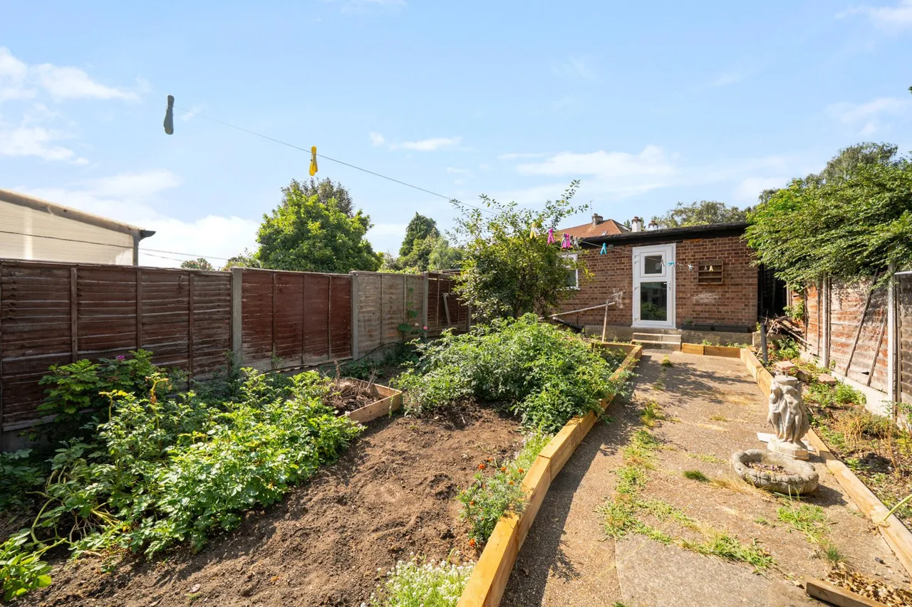 Wickham Lane, SE2, photo 15