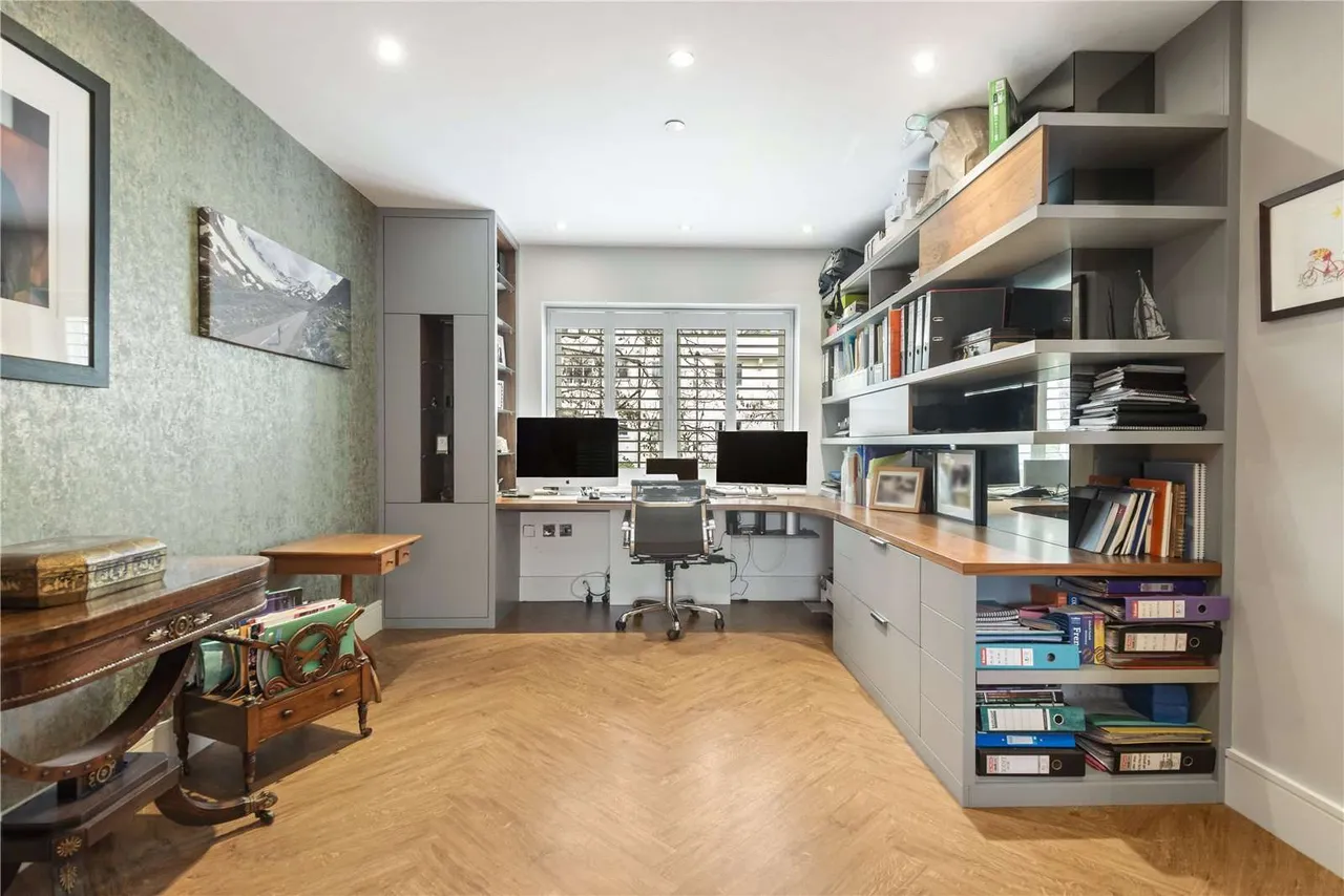 Clavering Place, London, SW12, photo 18