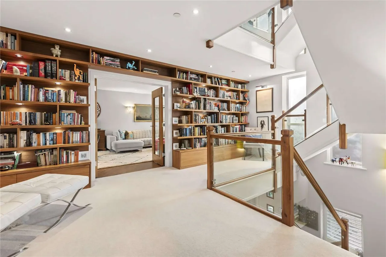 Clavering Place, London, SW12, photo 3