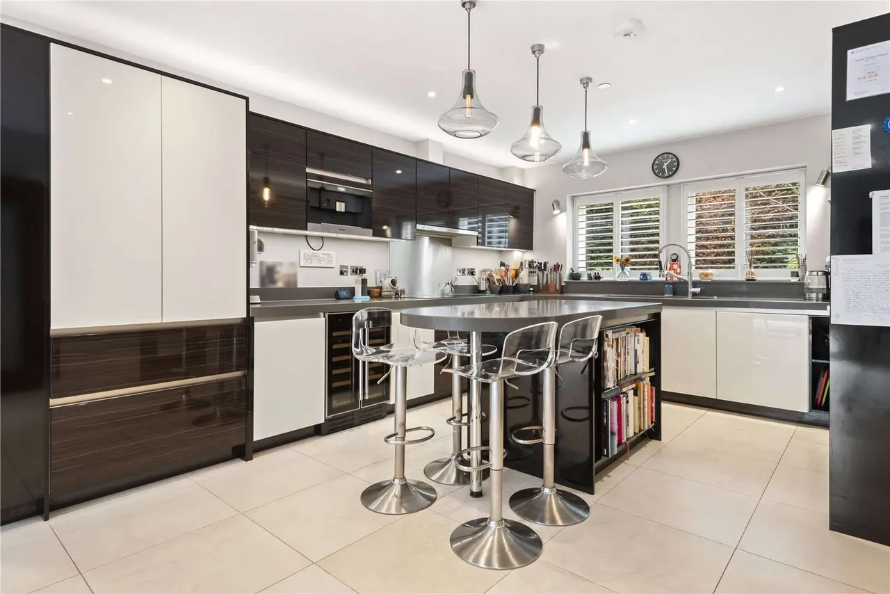 Clavering Place, London, SW12, photo 4