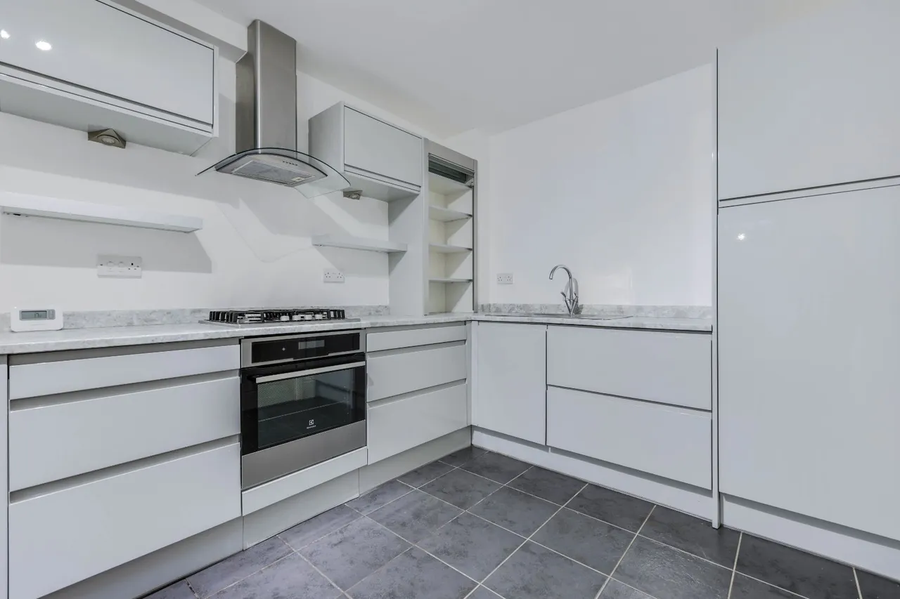 Otley Road, Guiseley, LS20, photo 5