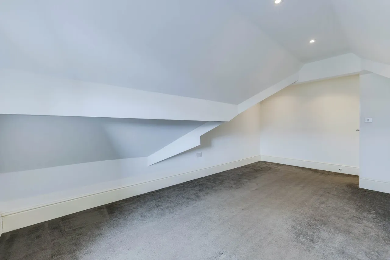 Otley Road, Guiseley, LS20, photo 12