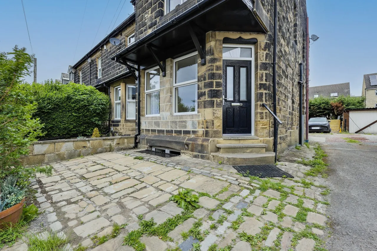 Otley Road, Guiseley, LS20, photo 15