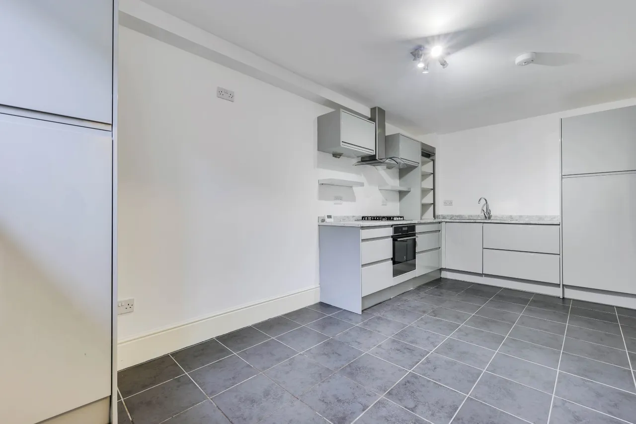 Otley Road, Guiseley, LS20, photo 6