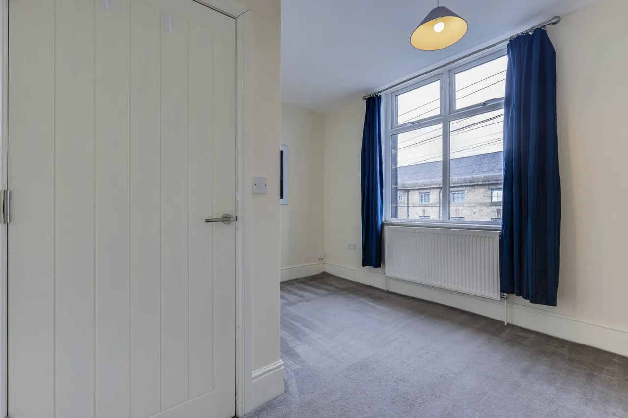 Otley Road, Guiseley, LS20, photo 7