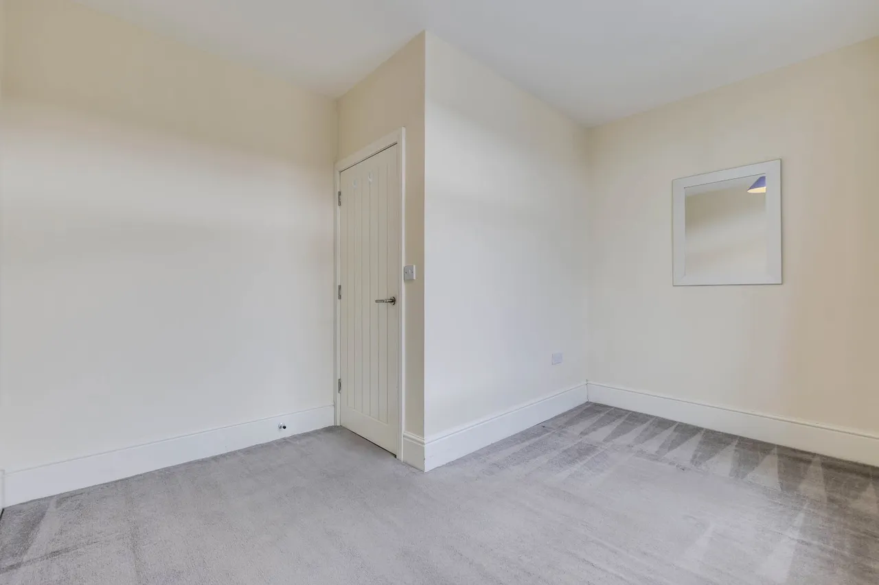 Otley Road, Guiseley, LS20, photo 8