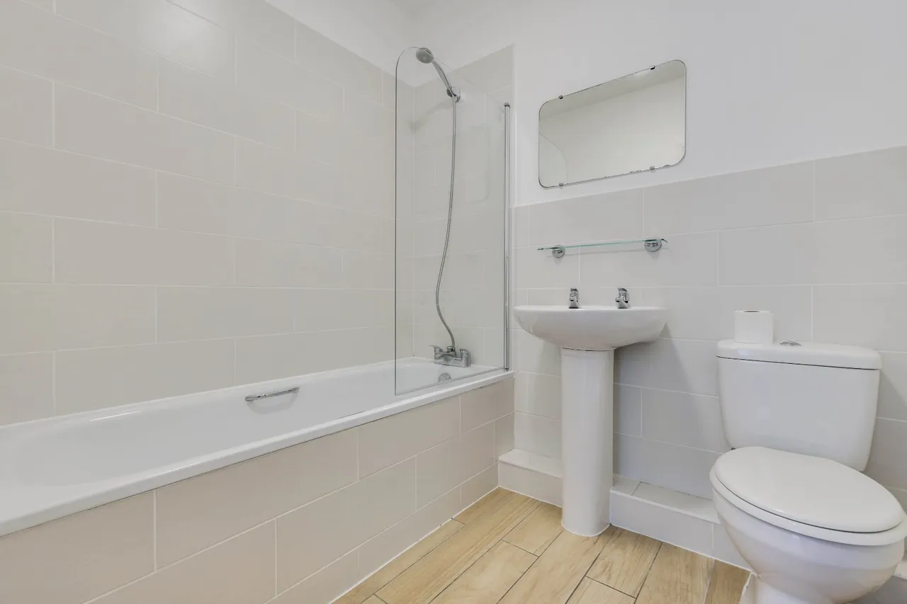 Otley Road, Guiseley, LS20, photo 14