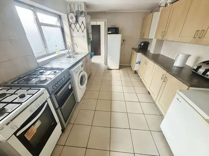 Carlyle Road, London, E12, photo 2