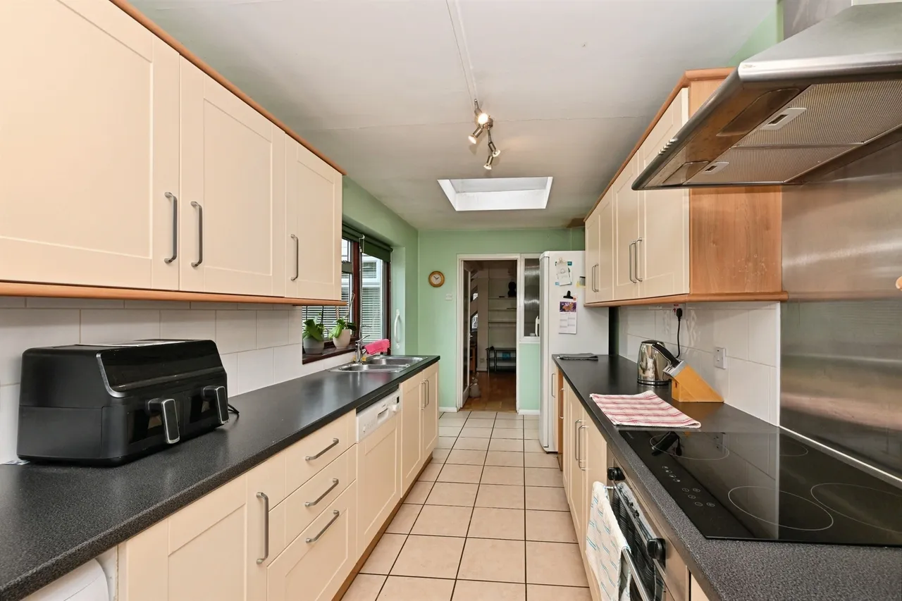 Richmond Close, Ware, SG12, photo 8