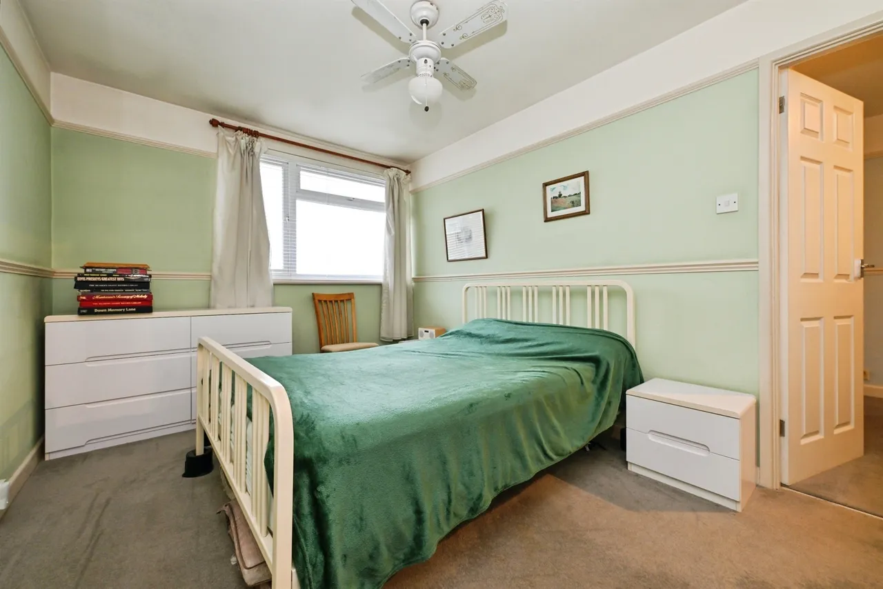 Richmond Close, Ware, SG12, photo 12