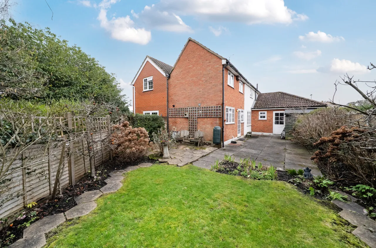 Grasmere Road, Lightwater, Surrey, GU18 5TF, photo 10