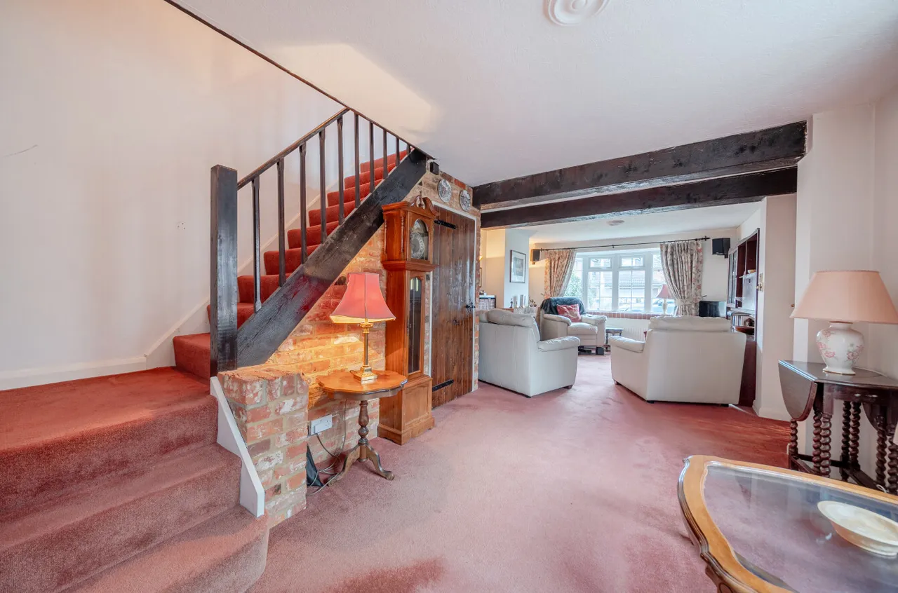 Grasmere Road, Lightwater, Surrey, GU18 5TF, photo 4
