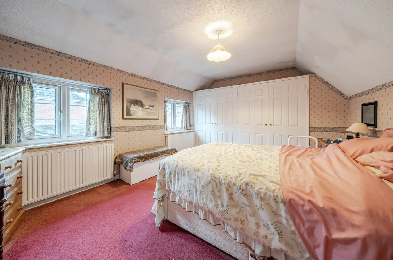 Grasmere Road, Lightwater, Surrey, GU18 5TF, photo 7