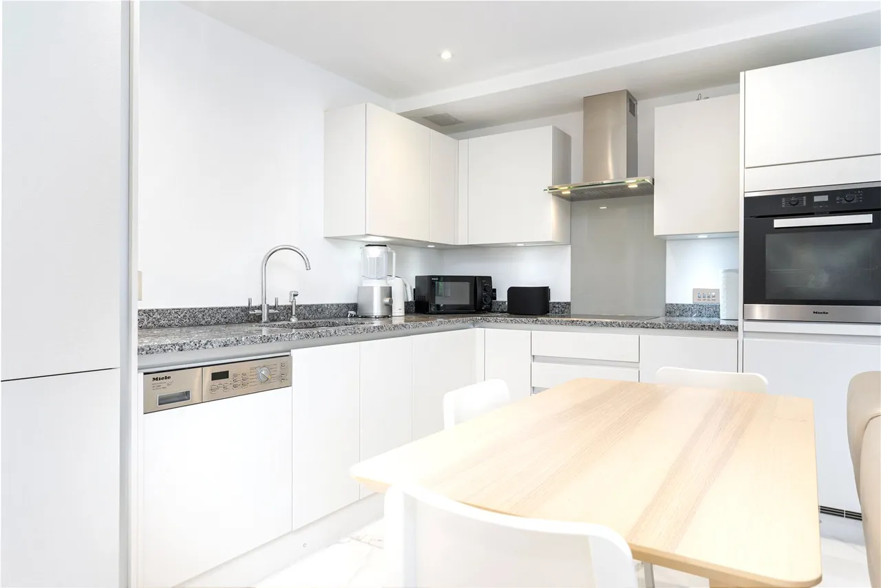 Upper Richmond Road, SW15, photo 4