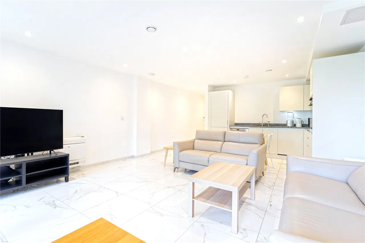 Upper Richmond Road, SW15, photo 2