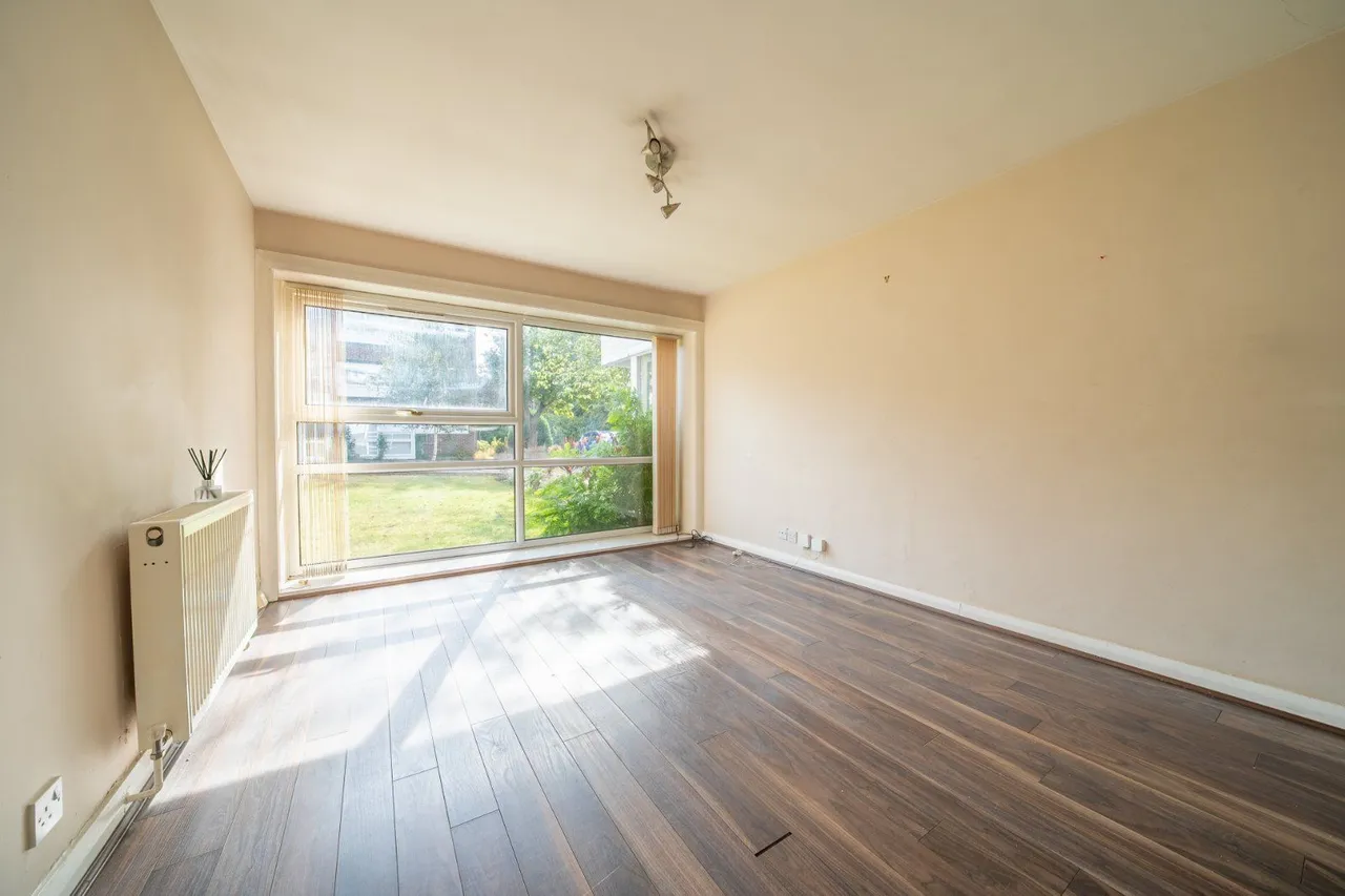 The Moorlands, Leeds, LS17, photo 10