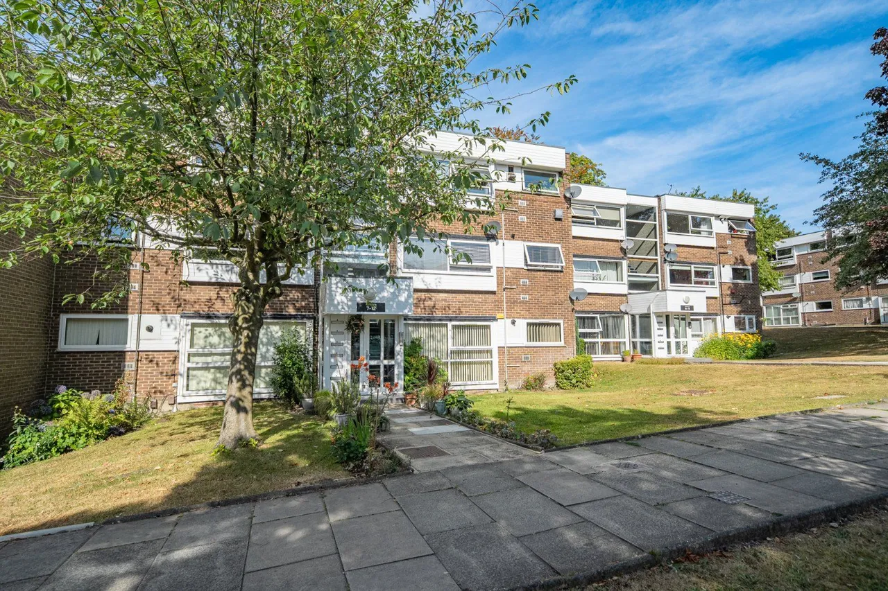 The Moorlands, Leeds, LS17, photo 11