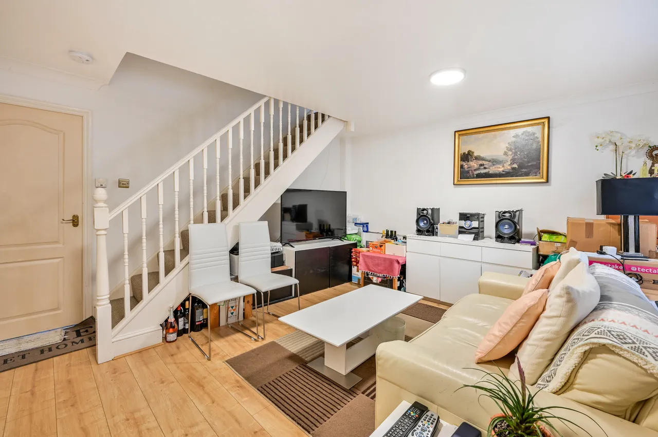 9 Nevada Close, New Malden, photo 5