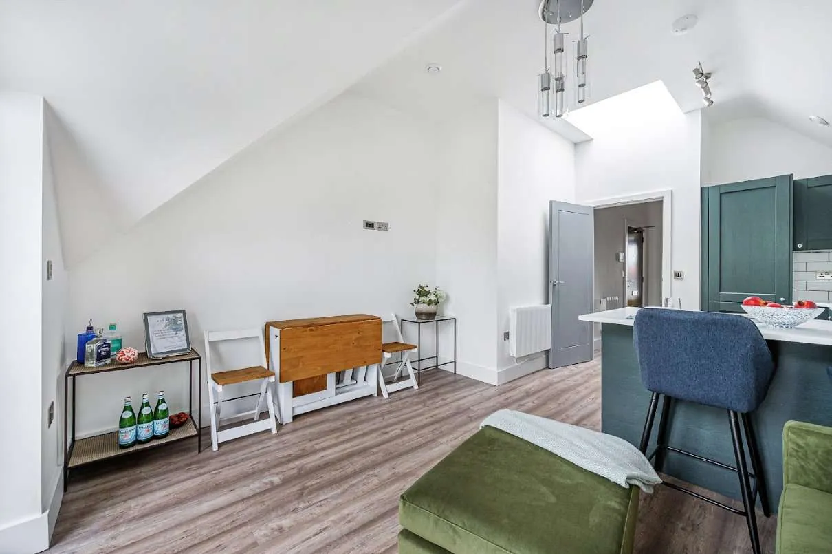 1 bed flat to rent — Rosemont Road, London, W3 9LY