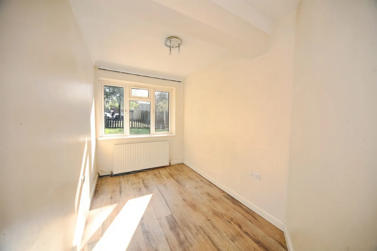 Julius Gardens, Luton, LU3, photo 13