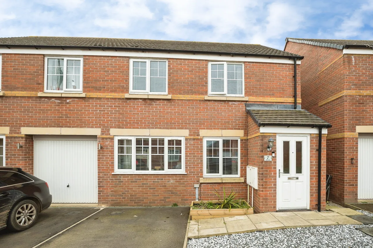 4 bed house for sale, Llys Curig, Flint, CH6