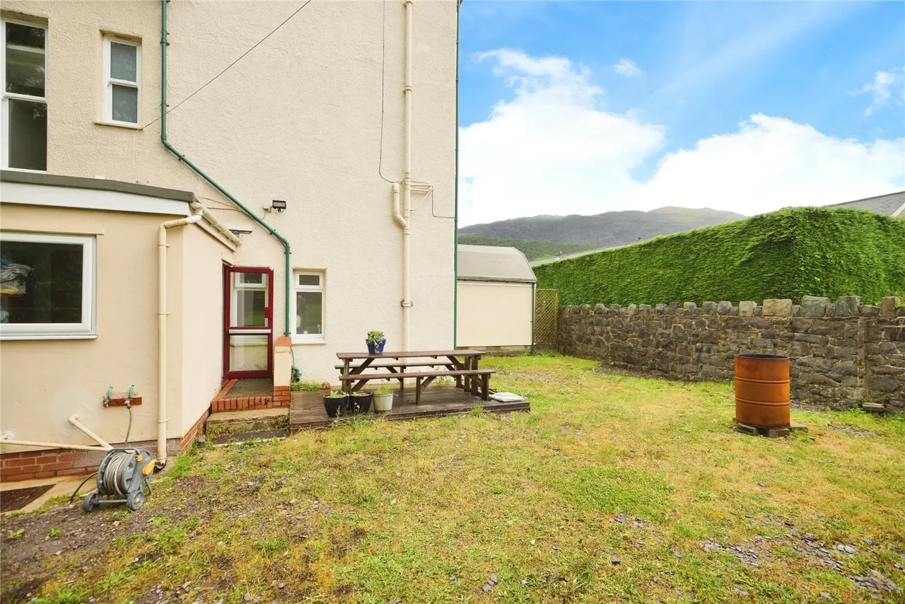 High Street, Llanberis, LL55, photo 26