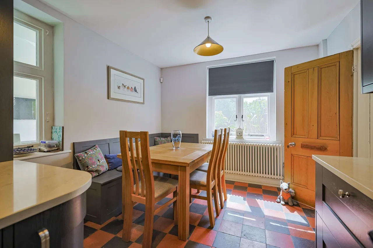 The Lodge, Brynmill Park, photo 7