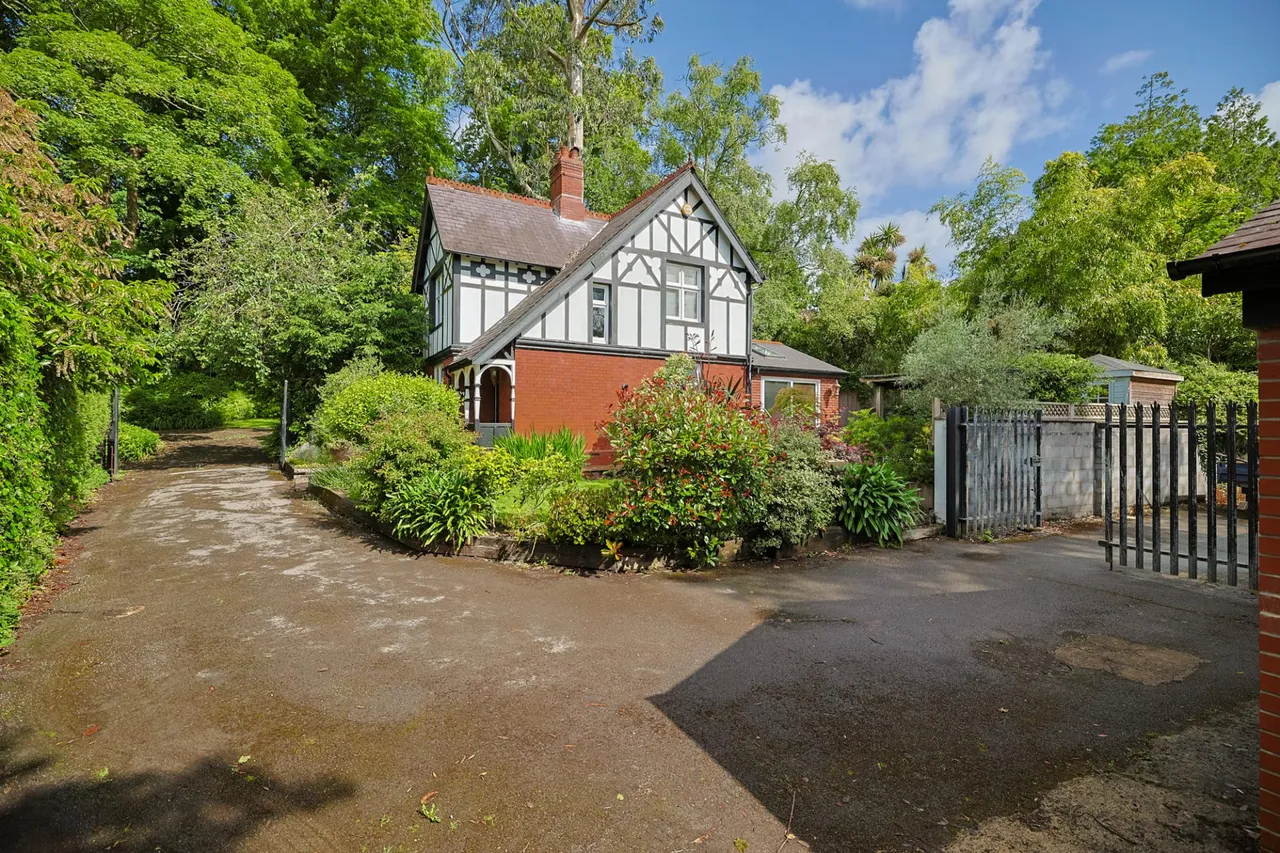 The Lodge, Brynmill Park, photo 27