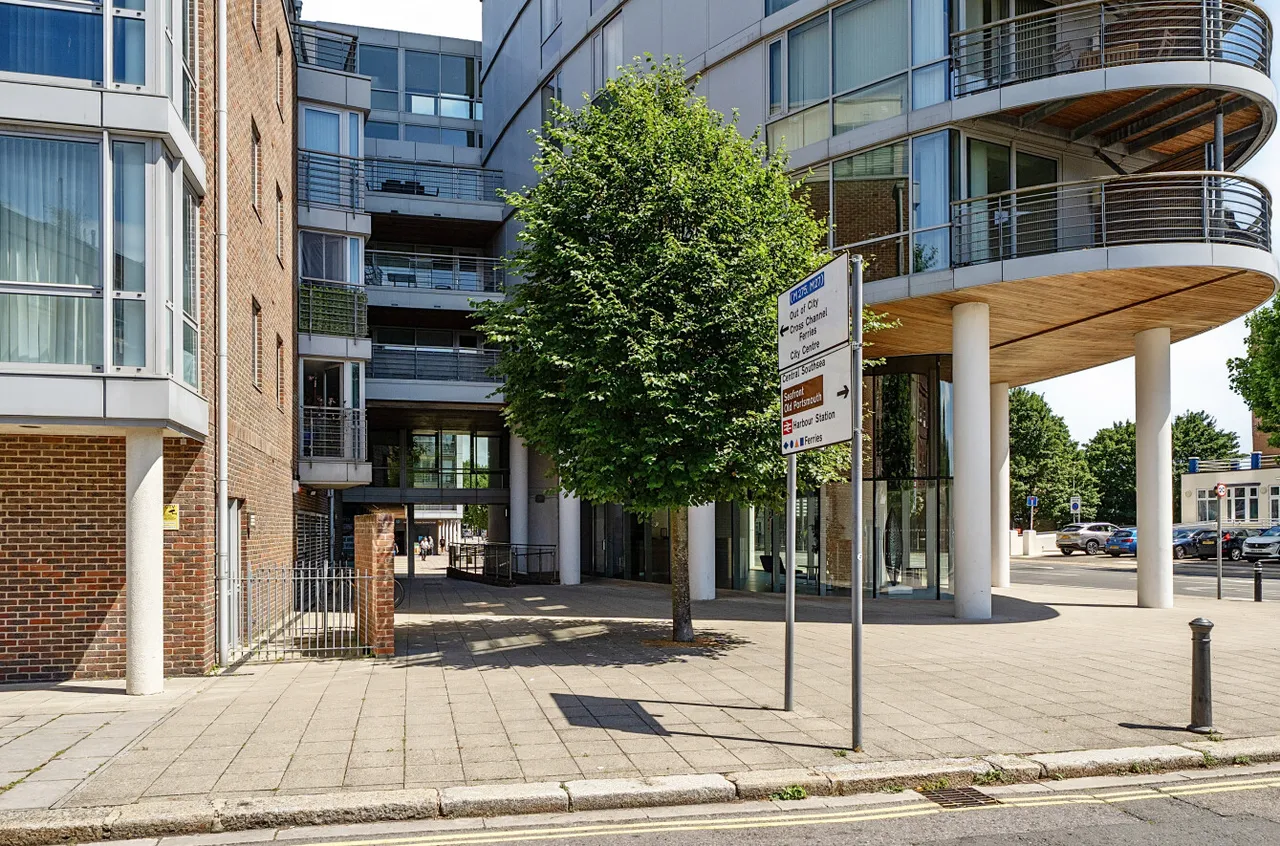 1 bed flat for sale, Admiralty Road, Portsmouth, PO1