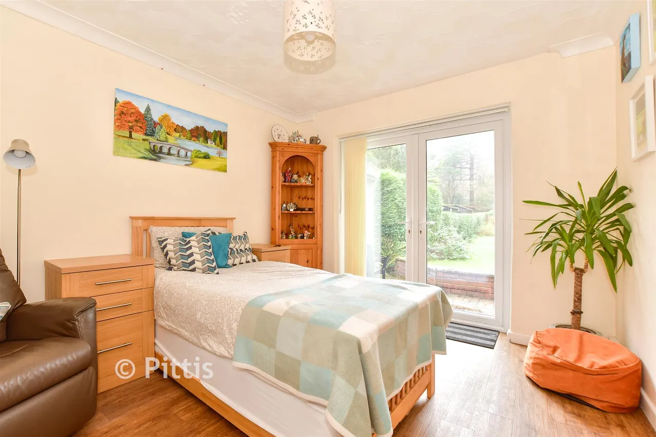 Station Road, Wootton, PO33, photo 6