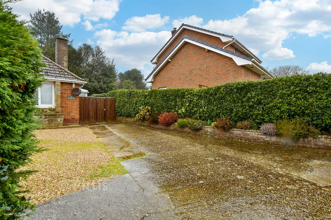 Station Road, Wootton, PO33, photo 8
