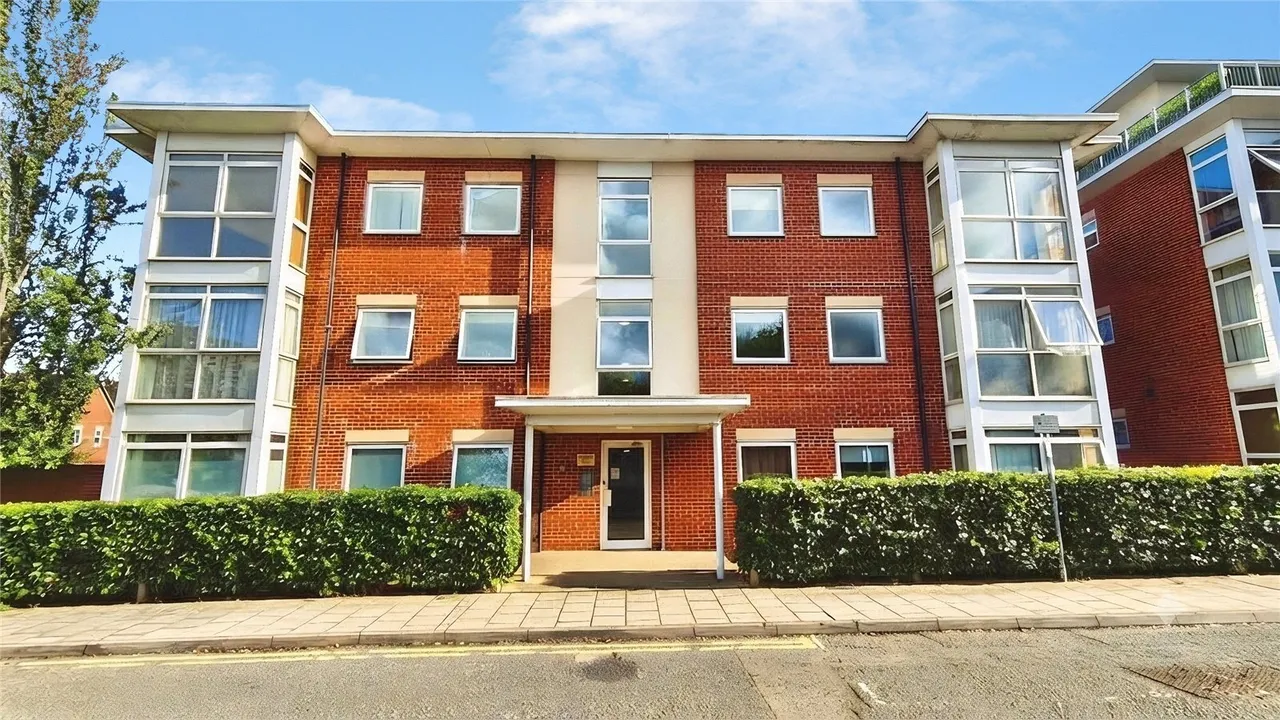 Kerr Place, Aylesbury, HP21, photo 13