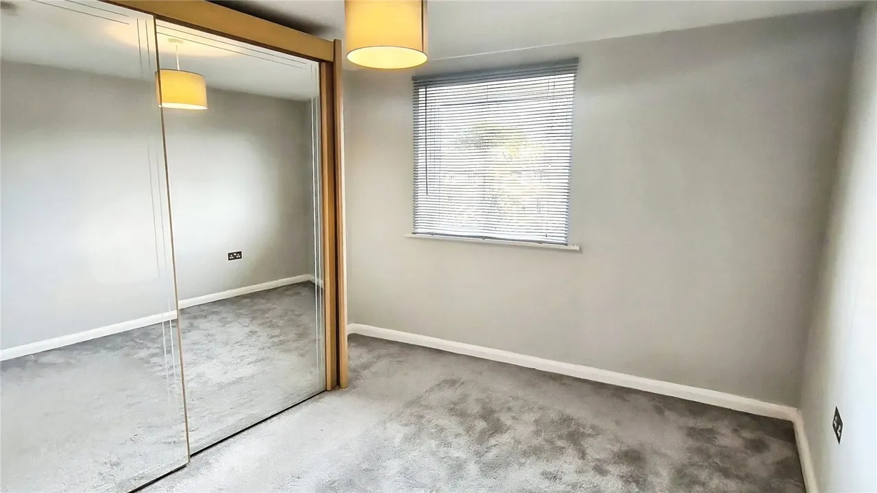 Kerr Place, Aylesbury, HP21, photo 6