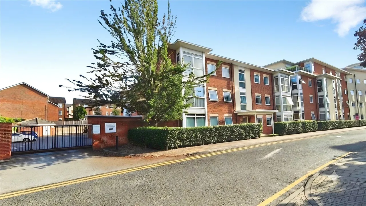 1 bed flat for sale, Kerr Place, Aylesbury, HP21