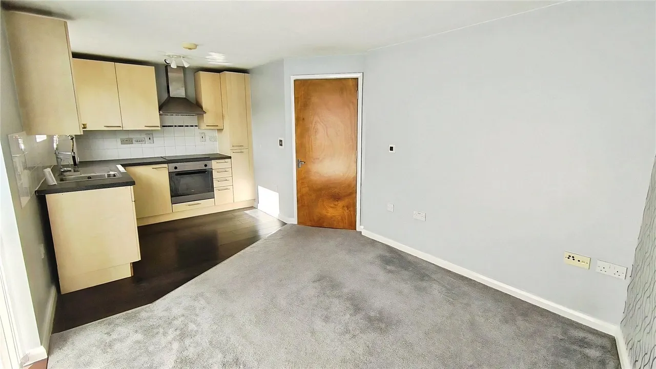 Kerr Place, Aylesbury, HP21, photo 10