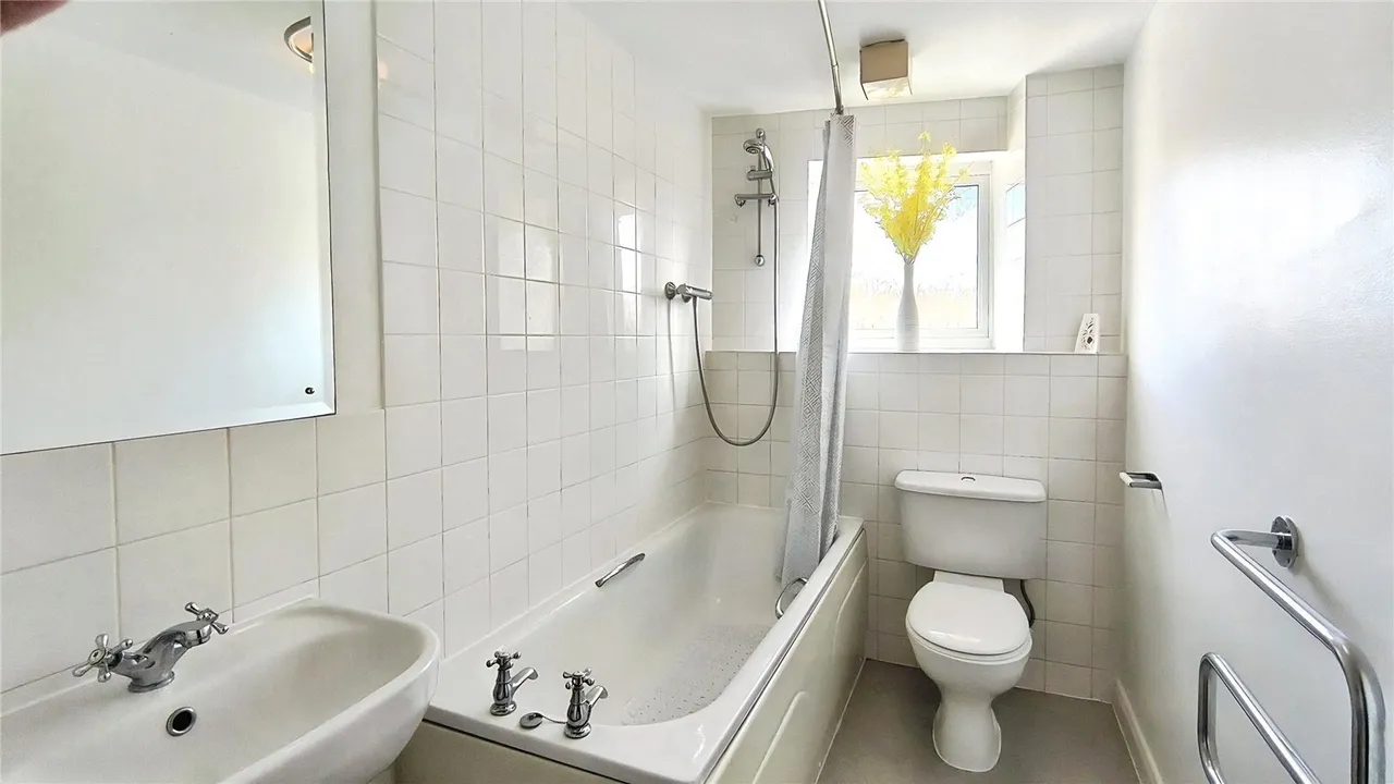Kerr Place, Aylesbury, HP21, photo 8