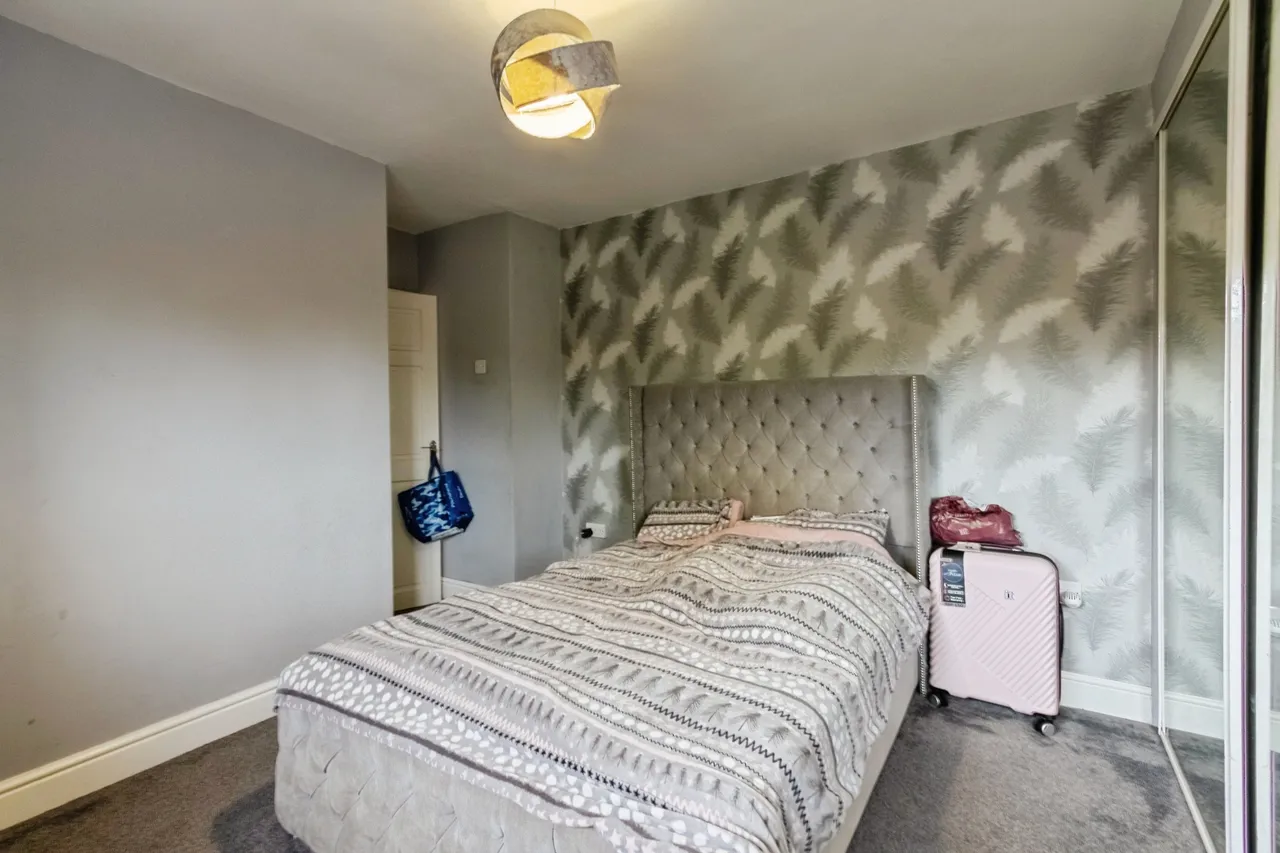 Hill Top Avenue, Barnsley, S71, photo 13