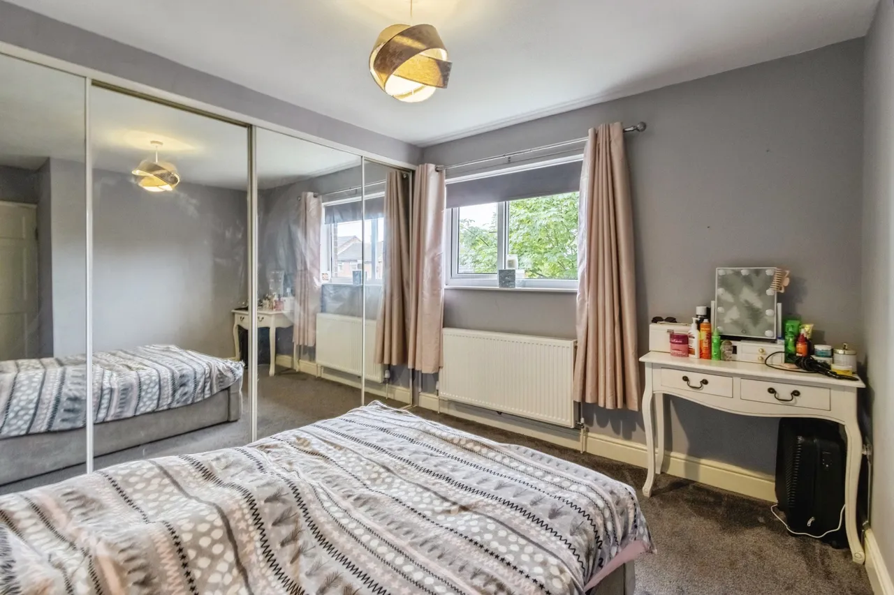 Hill Top Avenue, Barnsley, S71, photo 12