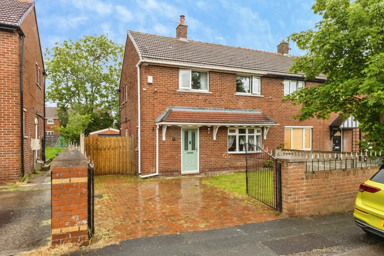 3 bed house for sale, Hill Top Avenue, Barnsley, S71