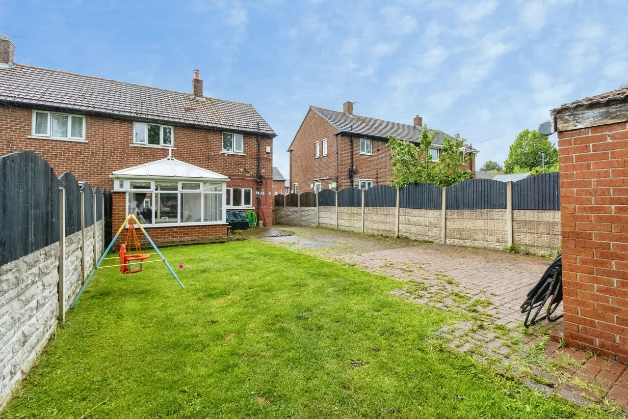 Hill Top Avenue, Barnsley, S71, photo 4