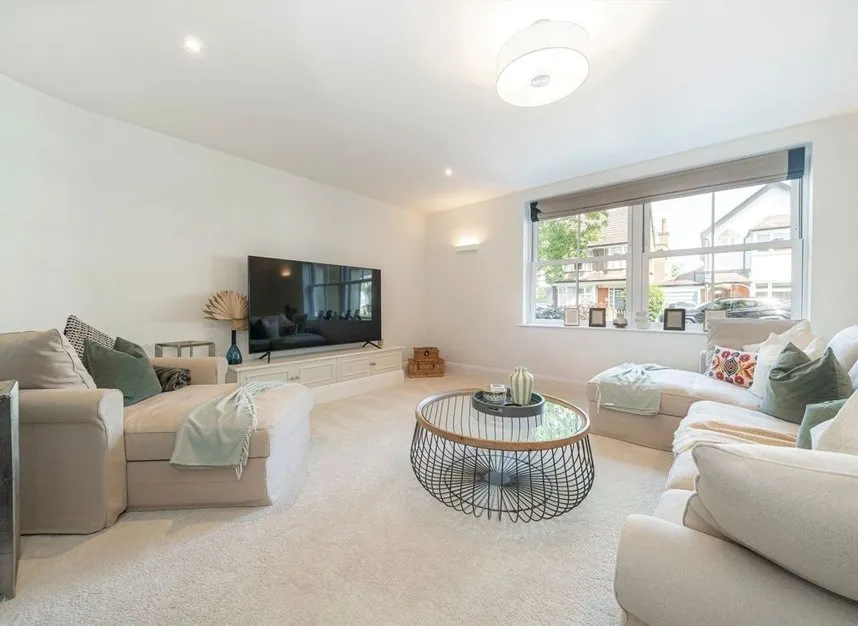 Kings Drive, Thames Ditton, KT7, photo 5