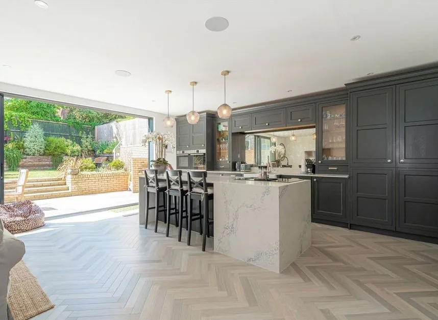 Kings Drive, Thames Ditton, KT7, photo 2