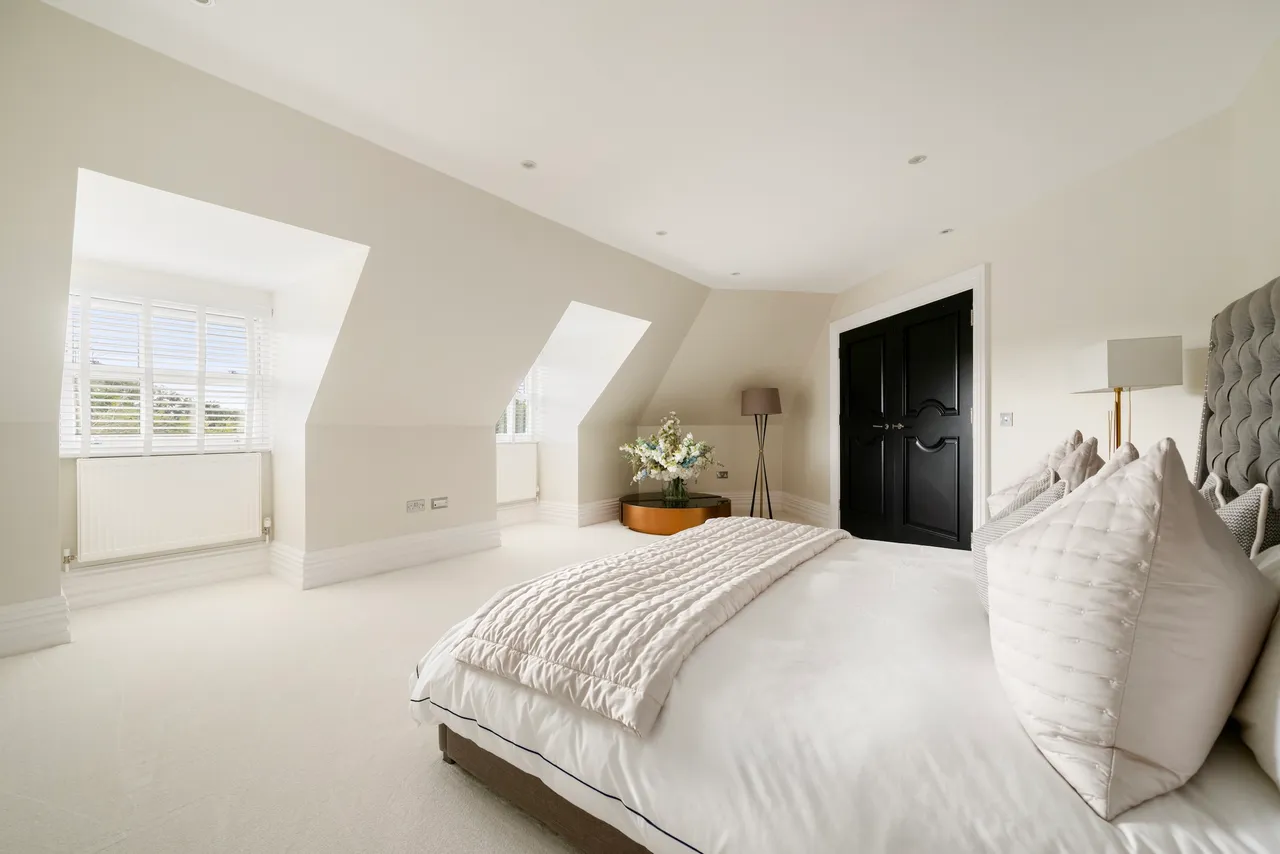 Moles Hill, Oxshott, KT22, photo 18