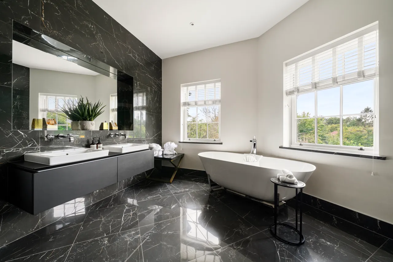 Moles Hill, Oxshott, KT22, photo 15